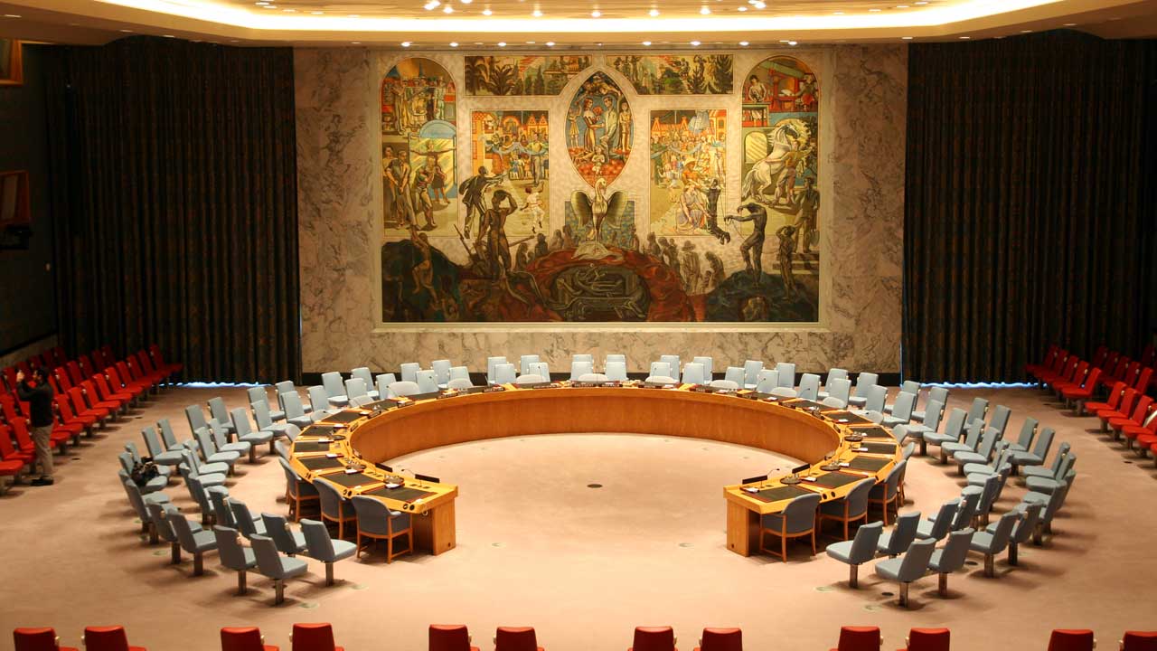 The United Nations Security Council chamber at the UN headquarters in New York City (Photo by MusikAnimal, licensed under CC BY-SA 4.0 DEED)