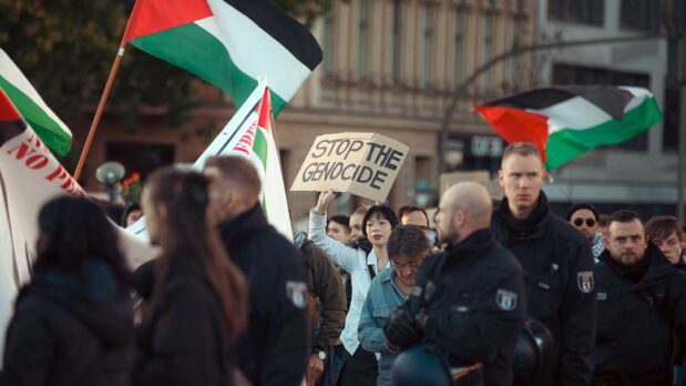 People protesting Israel's war crimes in Gaza in Berlin, Germany, on October 21, 2023 (Photo by Montecruz Foto, licensed under CC BY-SA 3.0 DEED)